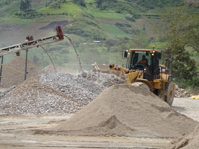 Chancadora en proceso, La Granja Rio Tinto en Cajamarca Perú - Foto 2